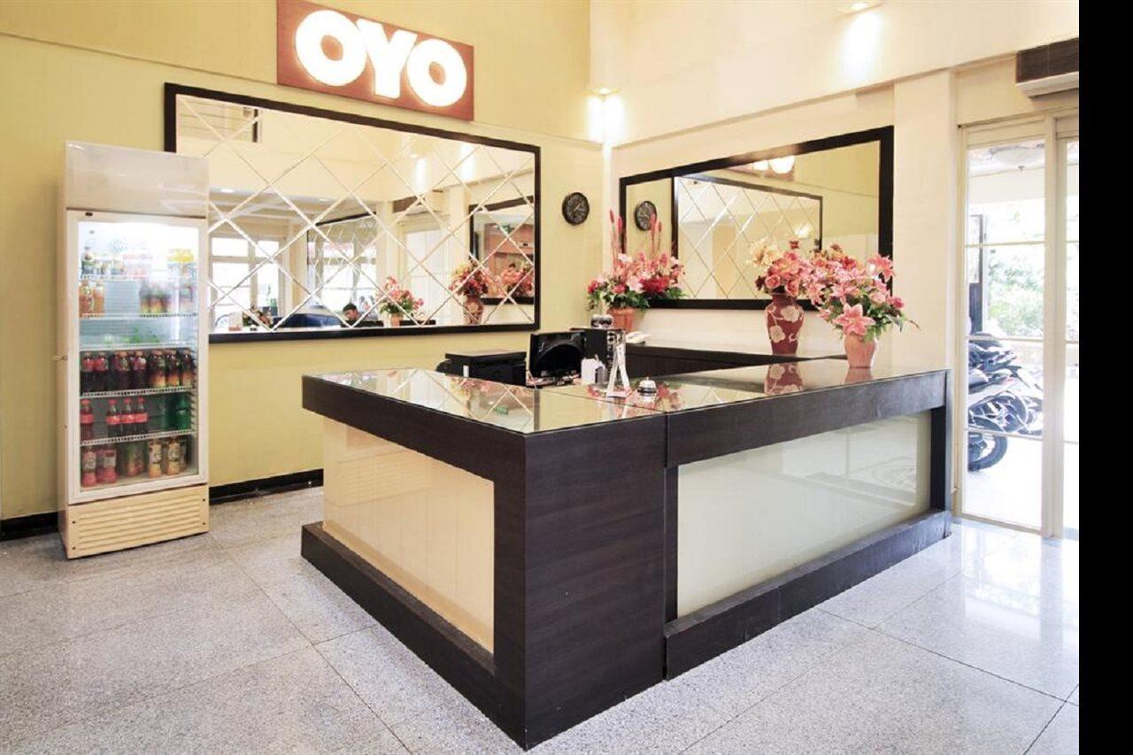 Super Oyo Capital O 175 K-60 Residence Surabaya Buitenkant foto