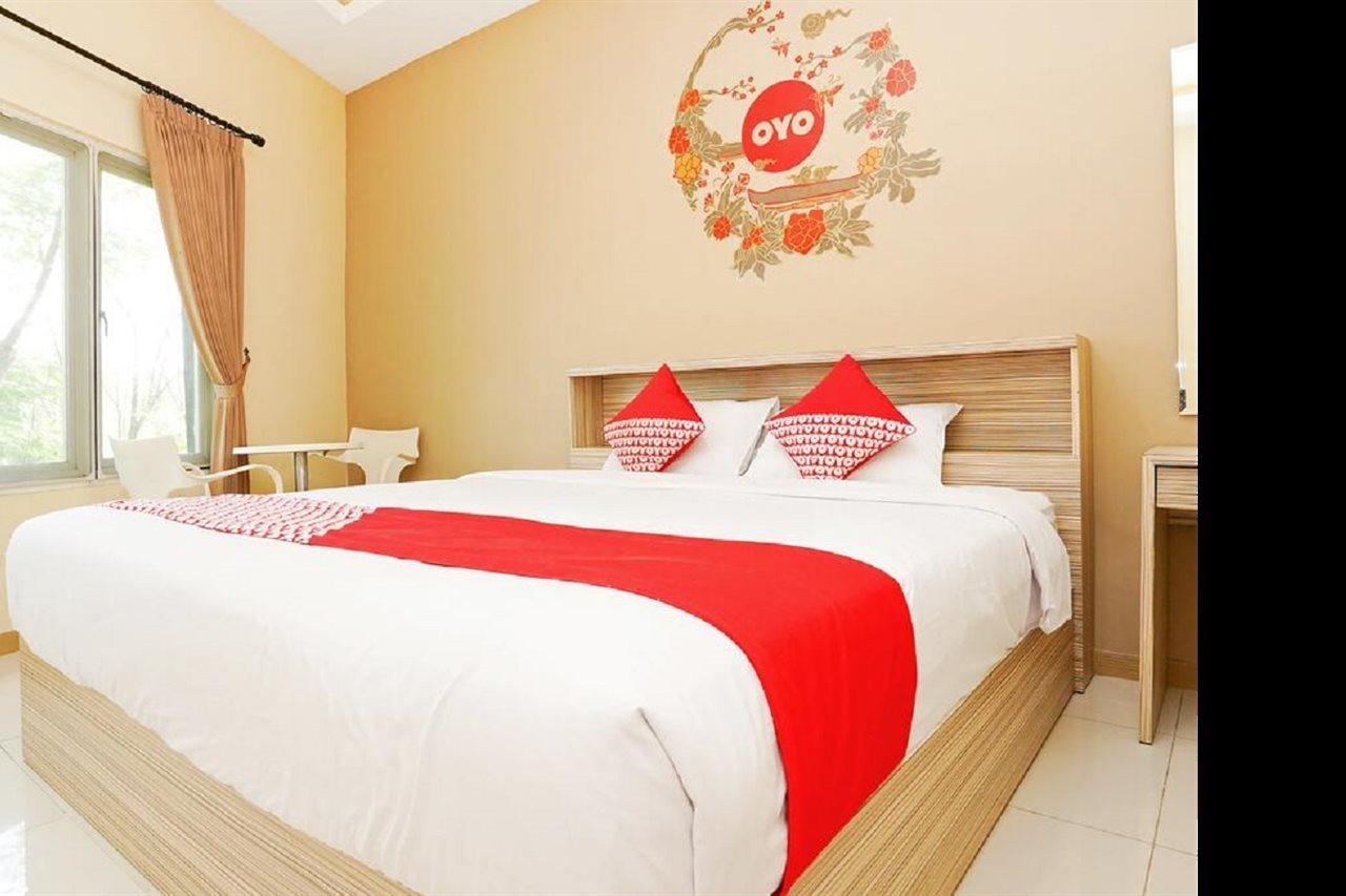 Super Oyo Capital O 175 K-60 Residence Surabaya Buitenkant foto