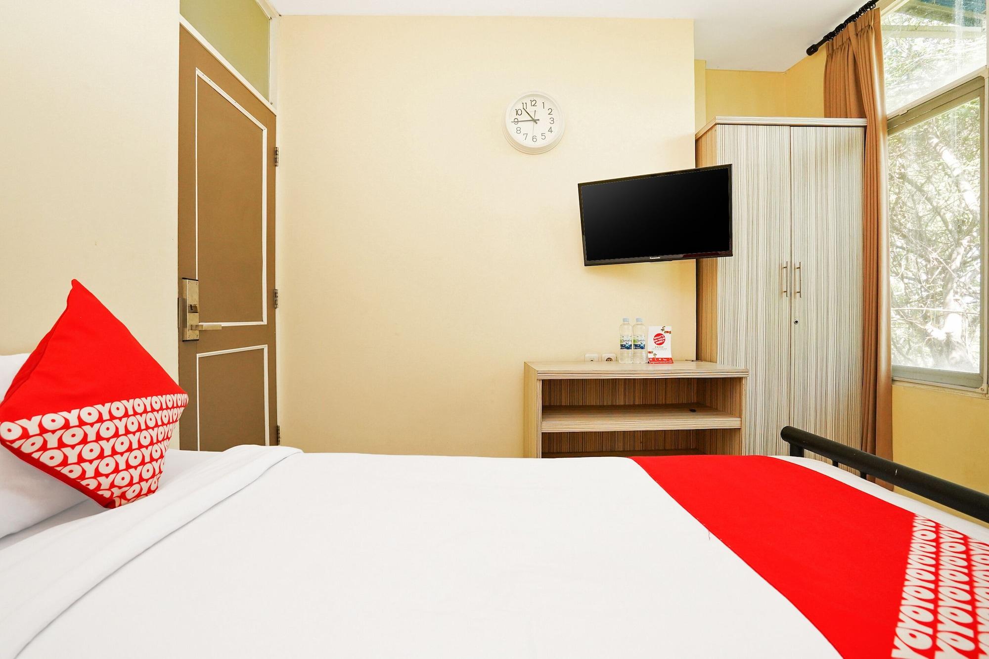 Super Oyo Capital O 175 K-60 Residence Surabaya Buitenkant foto