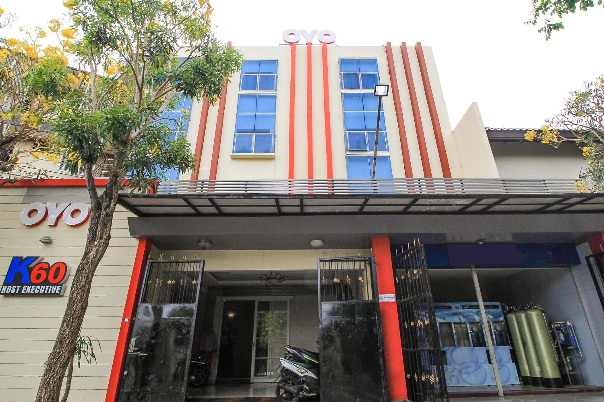 Super Oyo Capital O 175 K-60 Residence Surabaya Buitenkant foto