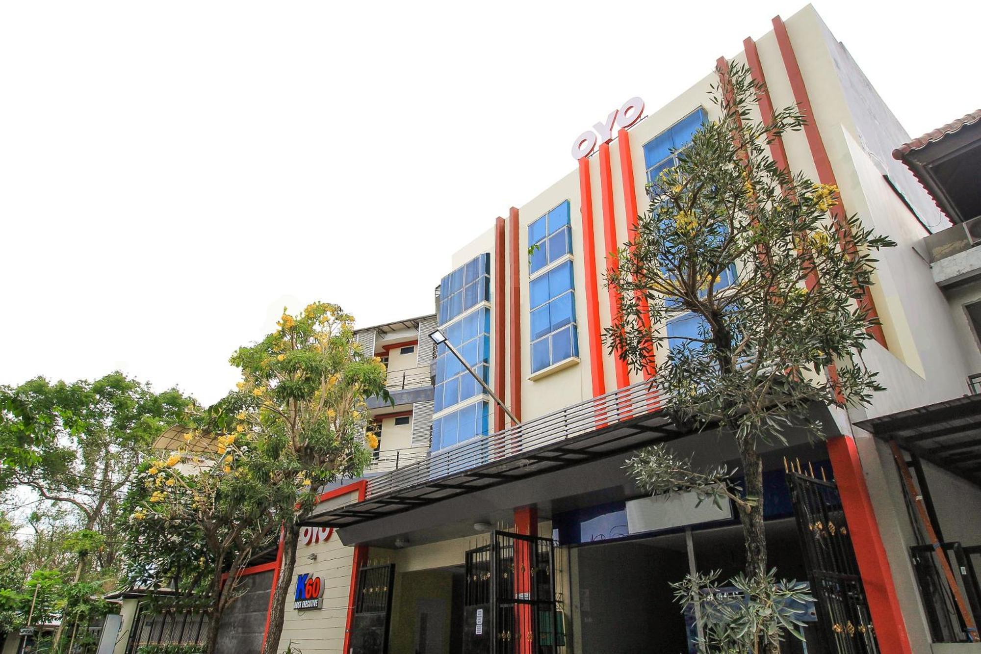 Super Oyo Capital O 175 K-60 Residence Surabaya Buitenkant foto