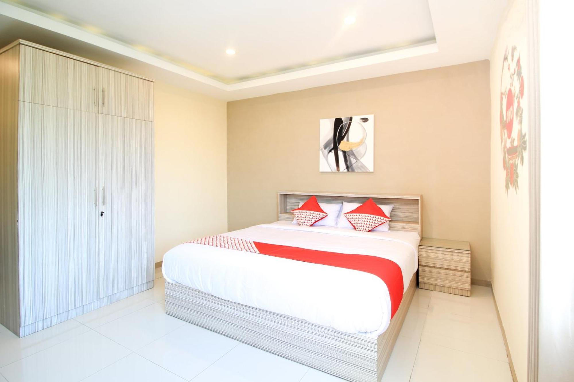 Super Oyo Capital O 175 K-60 Residence Surabaya Buitenkant foto