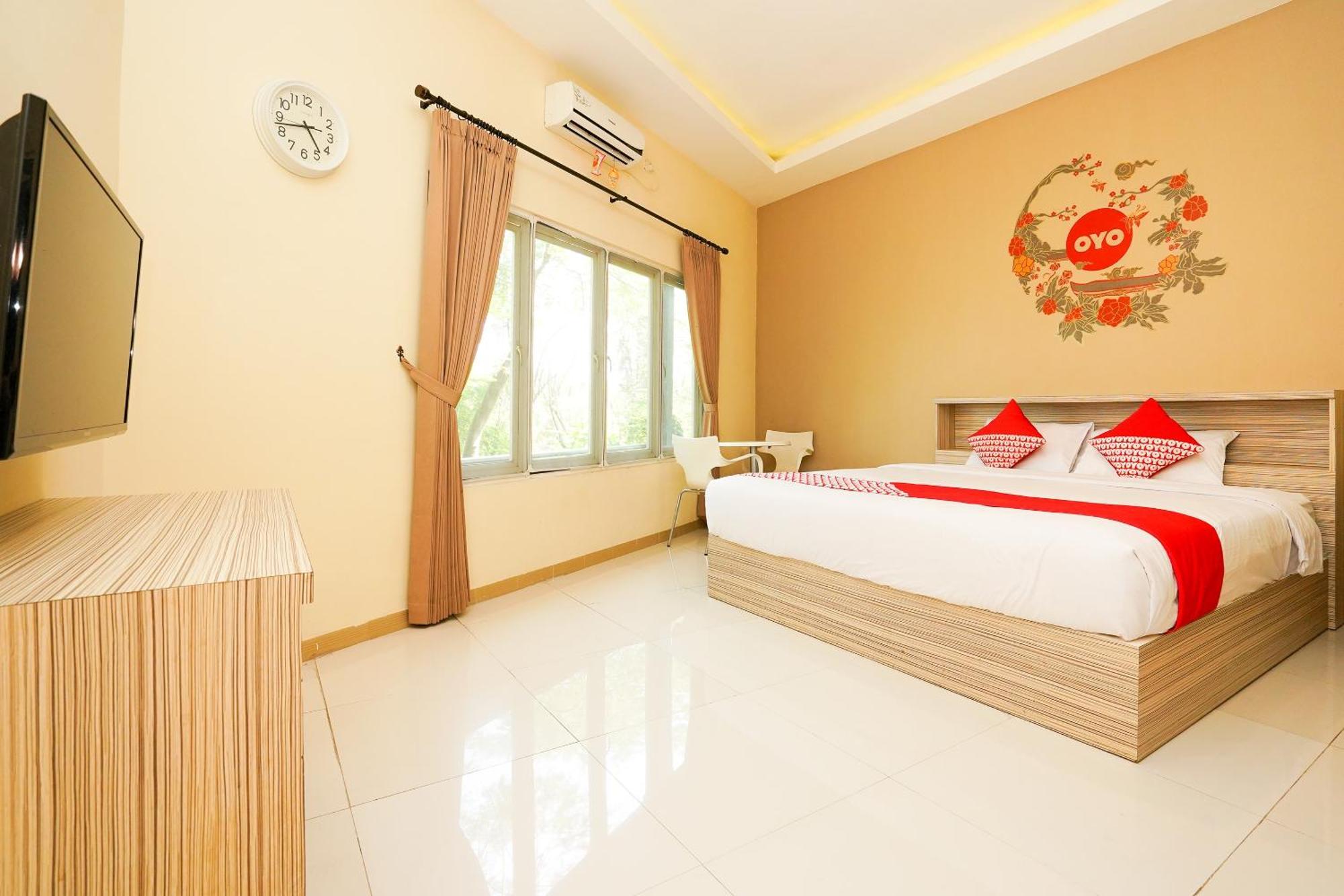 Super Oyo Capital O 175 K-60 Residence Surabaya Buitenkant foto